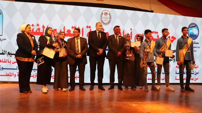 نائب الوزير ومدير تعليم القاهرة يفتتحان معرض التعليم الفني للعاصمة