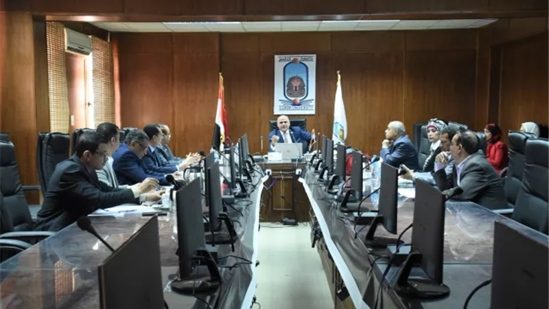 مجلس جامعة الأقصر يعلن مكافأة تشجيعية للعاملين وإطلاق اسم الدكتور الراحل ربيع سلامة على قاعة المؤتمرات بكلية الألسن