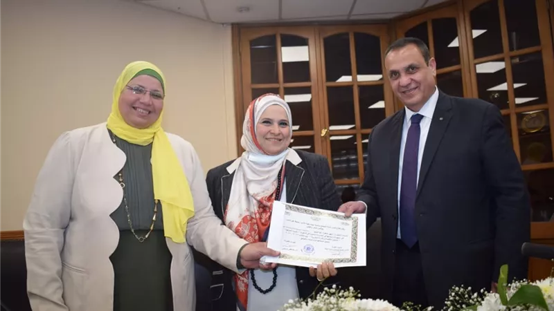 فعاليات ندوة التمكين الاقتصادي للمرأة بآداب عين شمس