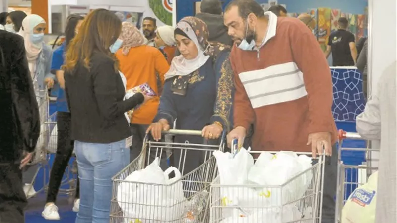 قبل ساعات من الشهر الكريم.. معارض 