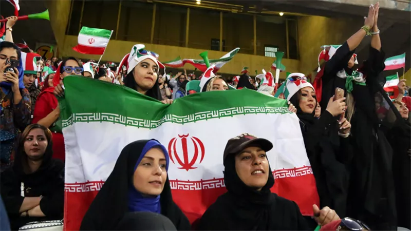 منع النساء من دخول الملعب في مباراة إيران ولبنان..اعرف السبب
