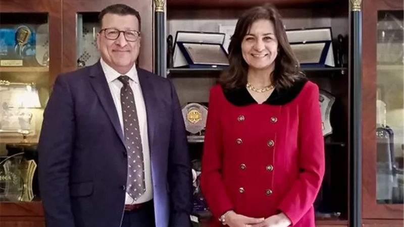 وزيرة الهجرة تستقبل خبيرًا مصريًا بكندا لبحث التعاون في التحول الرقمي في القطاع الصحي