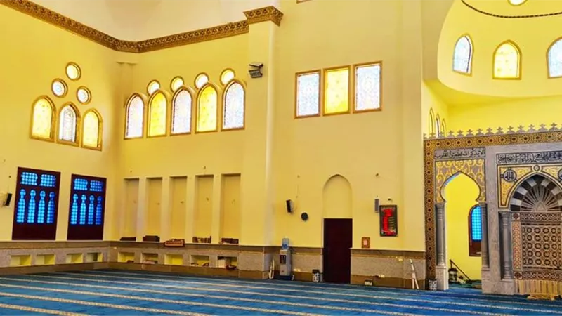 خلال تفقده لجامع عمر بن العاصوزير الاوقاف نتجاوز تطوير المسجد إلى تطوير محيطه ومنطقته