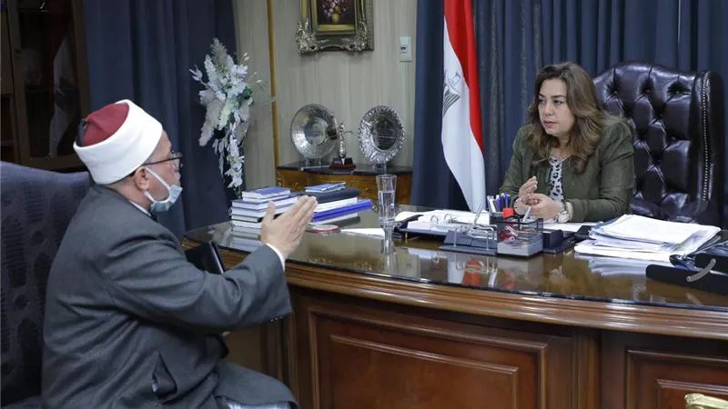 محافظ دمياط تتابع خطة تطهير وتعقيم المساجد شهر رمضان وتشيد بجهود الأوقاف لدعم الأسر الفقيرة