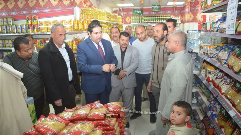 نائب محافظ بنى سويف يتفقد معارض السلع فى الواسطى