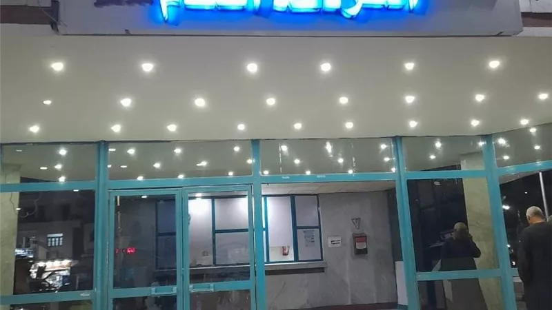 وكيل وزارة الصحة يتابع إجراء عملية إعادة زراعة حالب بالمثانة لأول مرة بمستشفيات محافظة البحر الأحمر