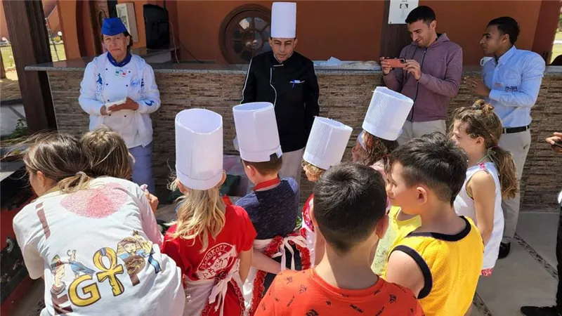 مهرجان صنع الاطفال للبيتزا يوم ترفيهي بأحد فنادق مرسى علم