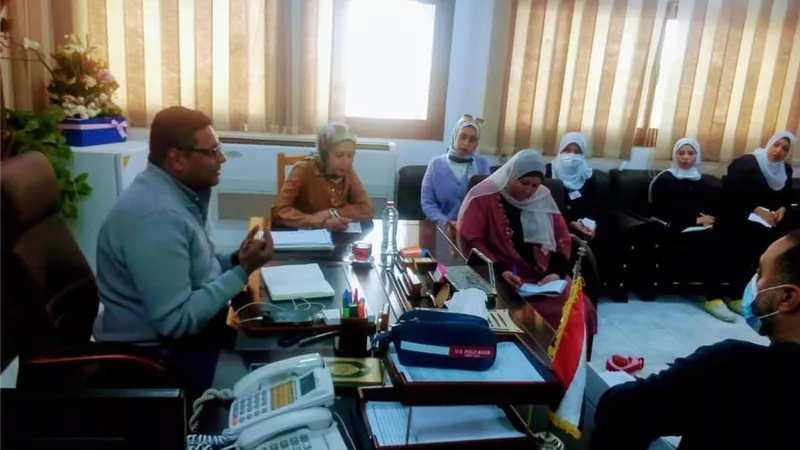 وكيل وزارة الصحة بالبحر الأحمر يجتمع بتمريض مستشفى الغردقة العام