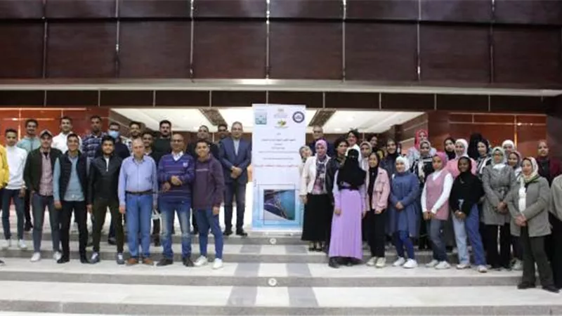 اختتام الدورة التدريبية لمكافحة التلوث بمعهد علوم البحار بالسويس