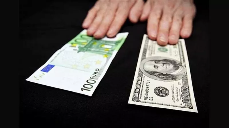خبير اقتصادي: بوتين يحاول هز هيمنة الدولار عالميا بقرار بيع النفط بالروبل