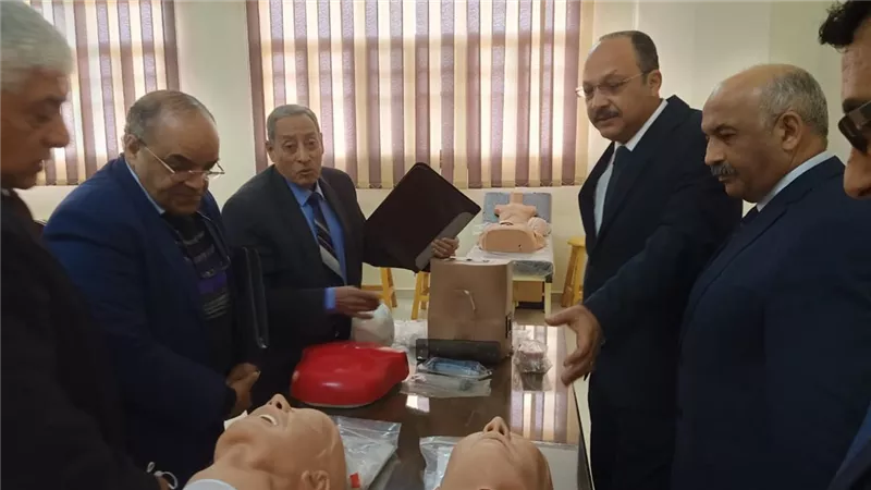 نائب رئيس جامعة الزقازيق يستقبل لجنة القطاع الطبي بالمجلس الأعلى للجامعات