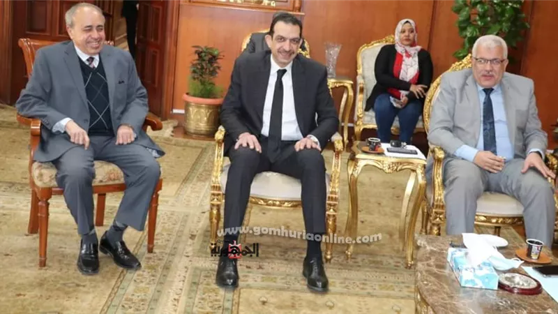 بتبرع من الدكتور هاني الجمل .. توريد ترابيزات عمليات حديثة لمستشفى الطوارئ