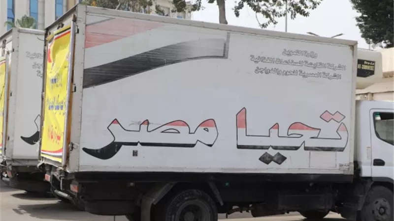 وزير الأوقاف ومحافظ الجيزة يشهدان توزيع ٤ طن لحوم صكوك إطعام