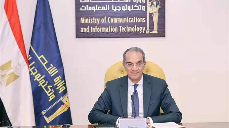 وزير الاتصالات يستعرض جهود القطاع لتحقيق الشمول الرقمى