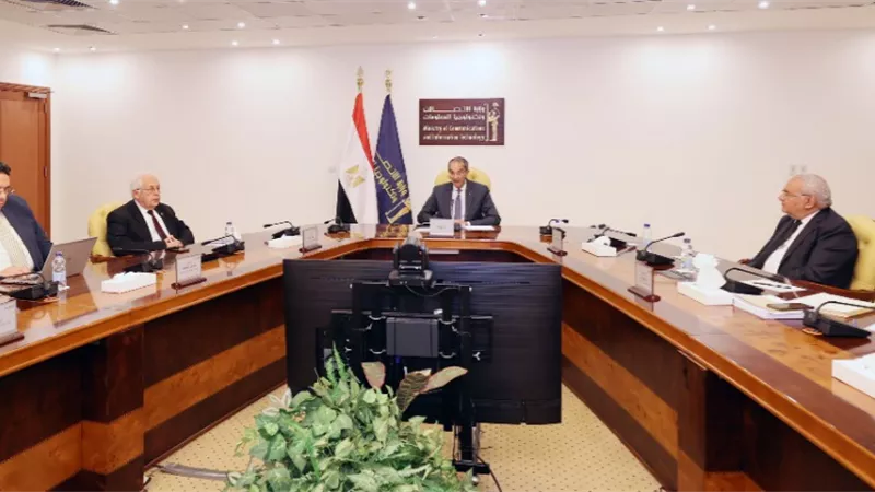 الاتصالات :توفير تعليم وبحث علمى على مستوى عالمى وبرامج لبناء القدرات