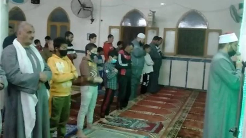 مساجد الإسماعيلية تحتضن روادها في أول صلاة تراويح لرمضان 1443 ه