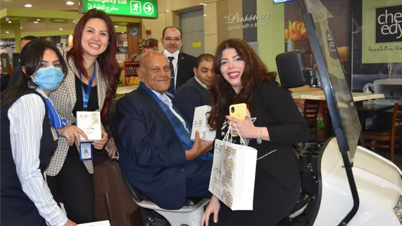 مصرللطيران تحتفل مع المسافرين فى أول أيام شهر رمضان الكريم