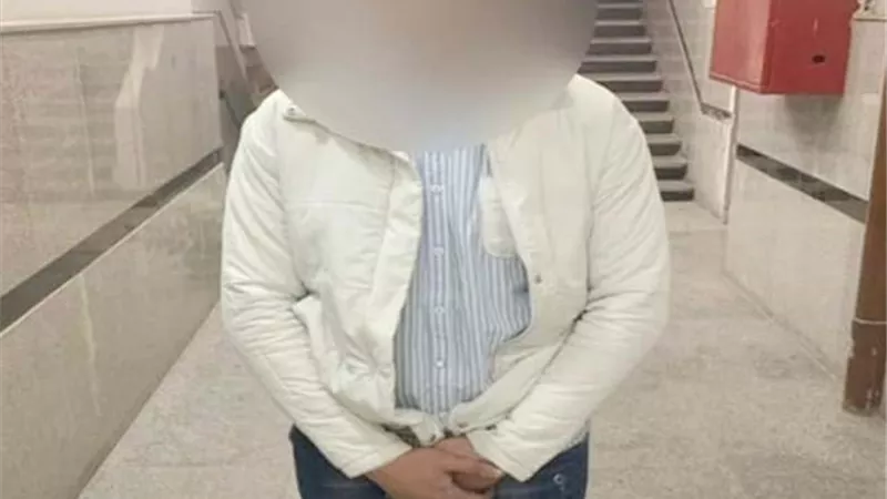 مندوب المبيعات يروج العملات المضروبة