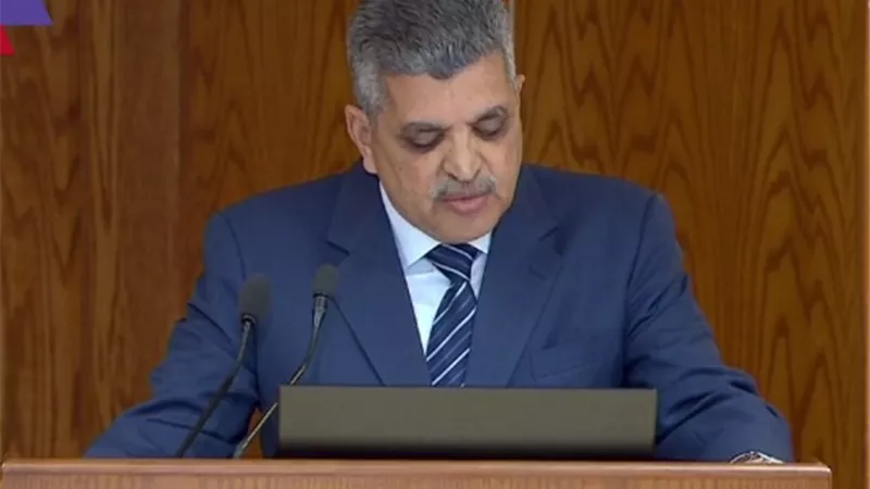 الفريق أسامة ربيع: لا تأثير للأزمة الأوكرانية الروسية.. وزيادة في أعداد وحمولات السفن العابرة لقناة السويس