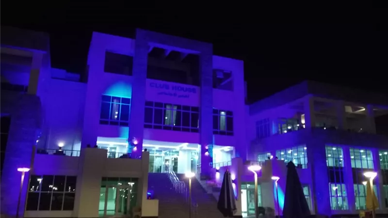 إضاءة عدد من منشآت وزارة الشباب والرياضة باللون الأزرق احتفالاً باليوم العالمي للتوحد