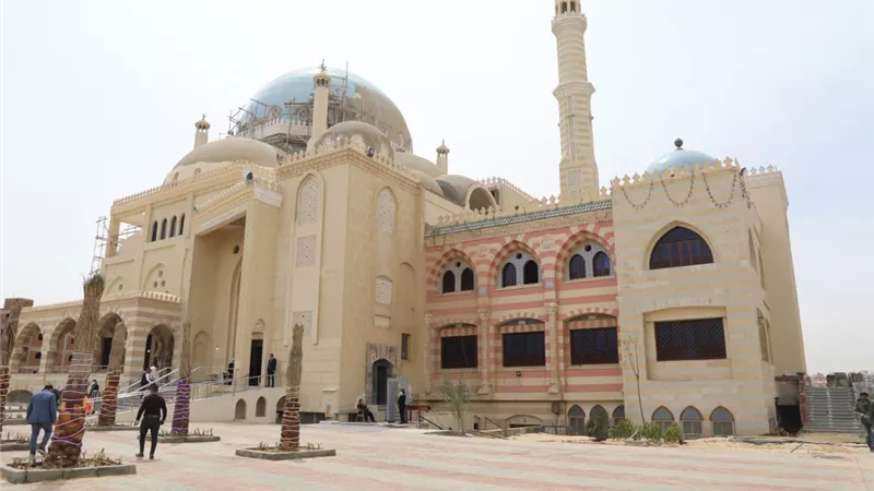 وزيرا الأوقاف والتنمية المحلية ومفتي الجمهورية ومحافظ الجيزة يفتتحون مسجد السيدة خديجة بنت خويلد بأكتوبر