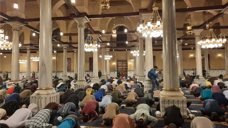 وزير الأوقاف: الرئيس السيسي وجه بافتتاح مسجد الحسين للصلاة أول يوم رمضان .. فيديو