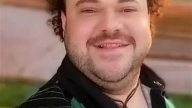 مدحت إسماعيل يعلن : 