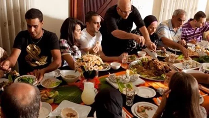 لو خايف وزنك يزيد من العزومات ؟ خبيرة التغذية هتقولك إزاي تأكل ومتتخنش