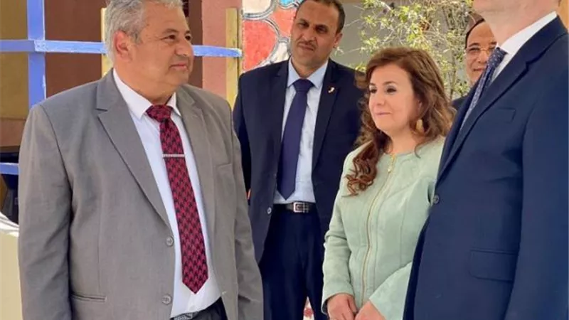 سفير بريطانيه اشاد بمدينة سوسنه الأودية في العمل الخيري