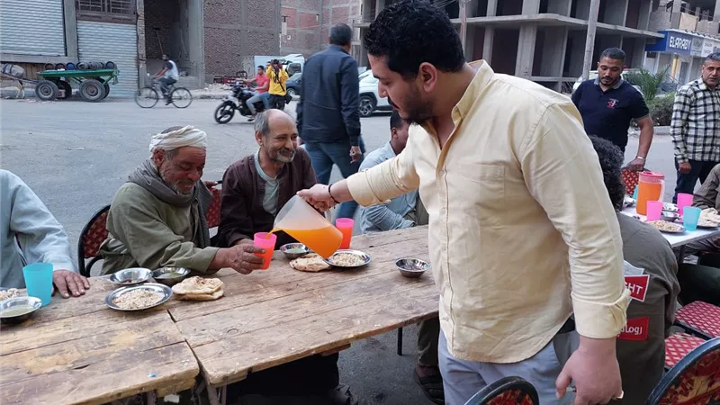 مائدة قبطية لإفطار الصائمين طوال شهر رمضان بالأقصر