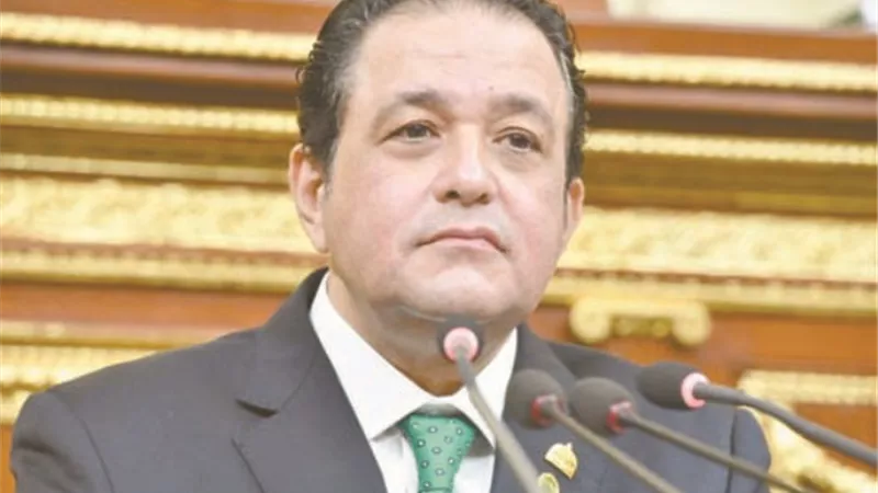 عابد : 
