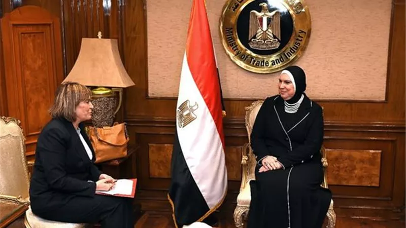 «جامع» تبحث مع وزير الزراعة بدولة أوروجواي سبل تنمية التعاون الاقتصادي