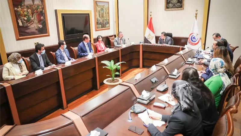 عبد الغفار : تفعل النظام الإلكتروني الخاص بخدمات تنظيم الأسرة وتطعيمات الأطفال