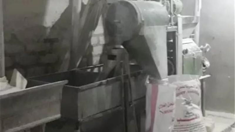 ضبط ٤ إطنان من الدقيق البلدي المدعم داخل مطحن قبل بيعه فى السوق السوداء فى اسيوط