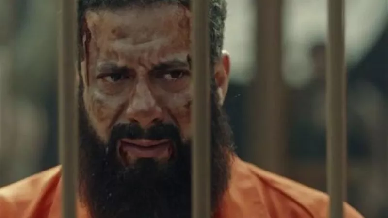العائدون 3.. أمير كرارة يبكى على قتل محمد فراج حرقًا