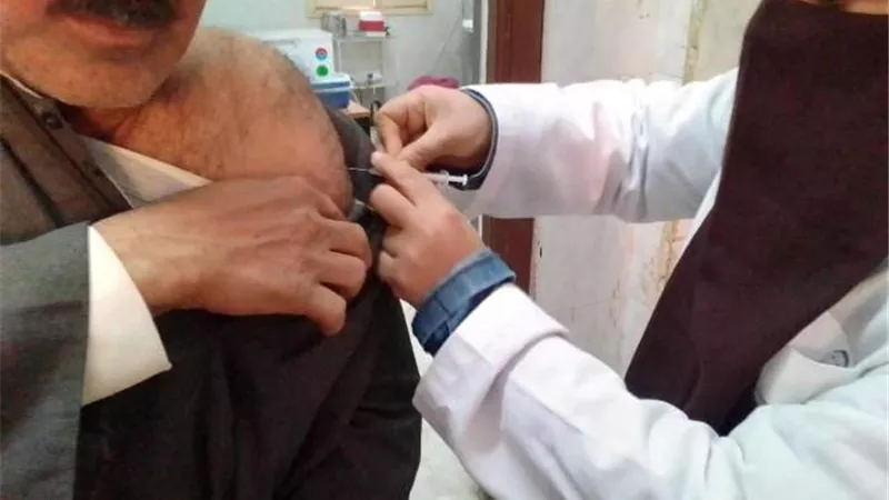 محافظ المنيا يعلن التوسع في مراكز التطعيم بلقاح فيروس كورونا خلال شهر رمضان