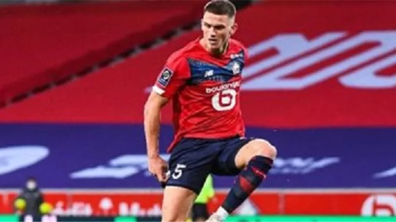 قلب دفاع ليل الفرنسي على أبواب ميلان الإيطالى