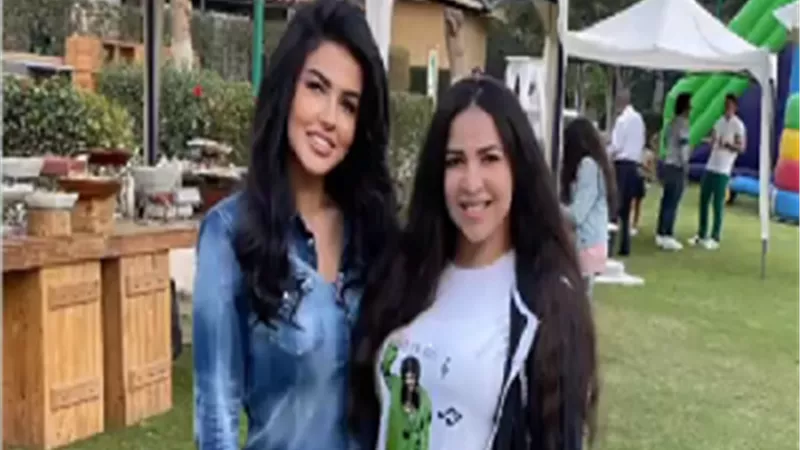 إيمي سمير غانم ترتدي تيشيرت 