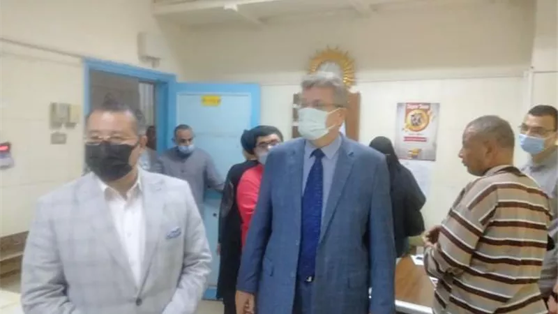الأشهب والدخاخنى يتفقدان أقسام ووحدات مستشفيات جامعة بنها لمتابعة سير العمل.. صور
