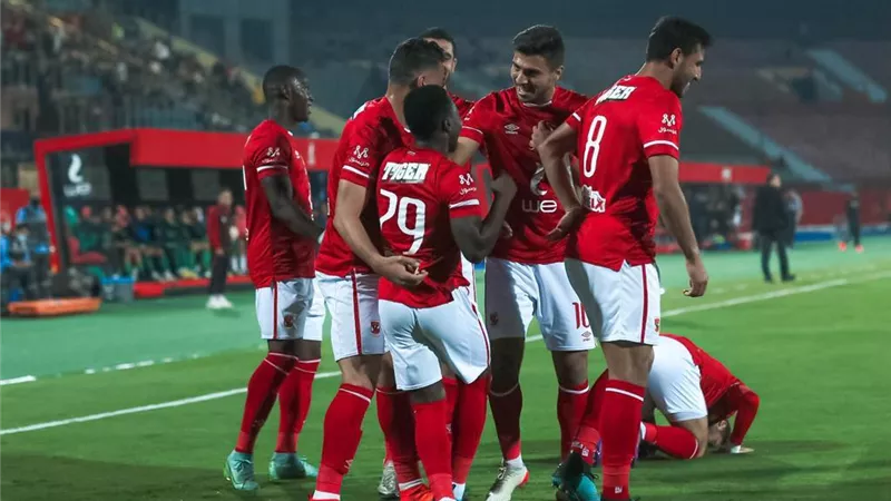 الأهلي يفوز بصعوبة على الاتحاد بهدف ويواصل صدارته للدوري.. فيديو