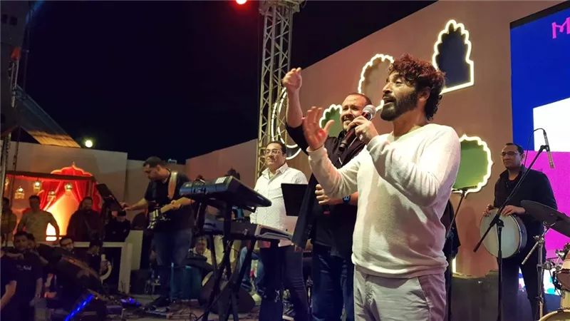 حميد الشاعري وهشام عباس يخطفان الأنظار في في سهرة رمضانية مبهجة (صور)