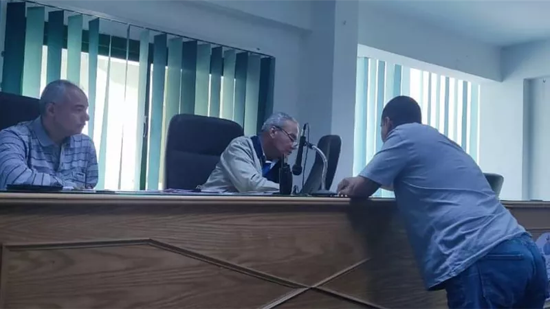 رئيس مدينة الغردقة يعقد لقاء مع المواطنين لبحث مشاكلهم