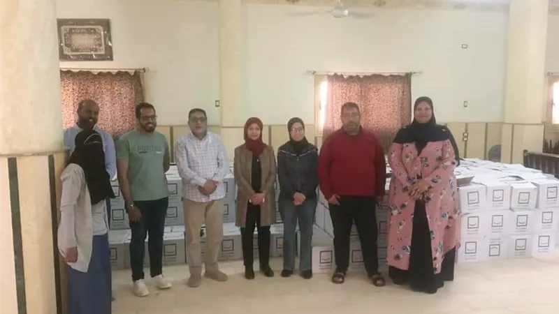 توزيع 2000 كرتونه مواد غذائية ضمن مبادرة حياه كريمة لأهالي الزعفرانه