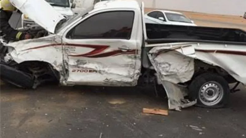 مصرع شخص وإصابة ثلاثة آخرين في تصادم سيارتين ربع نقل بطريق جنوب سيناء