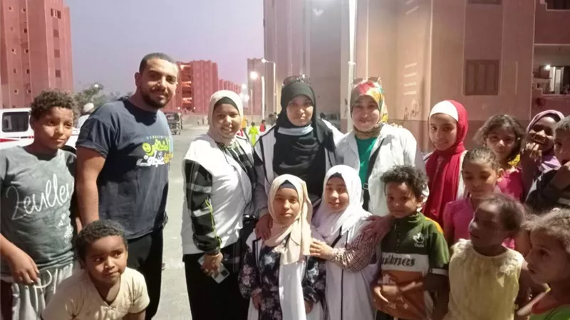 لمسة إنسانية ..محافظ أسوان ينظم إفطارا جماعيا لـ 508 أسرة من متضررى السيول