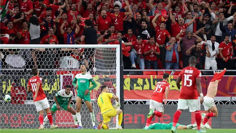 الأهلى يطالب بالسعة الكاملة للجماهير فى مواجهة الرجاء بدورى الأبطال