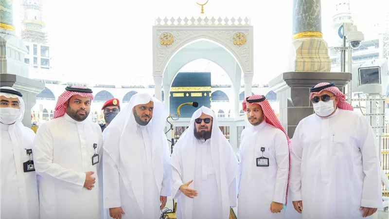 تدشين المنبر الجديد للحرم المكي في حلته الجديدة.. فيديو