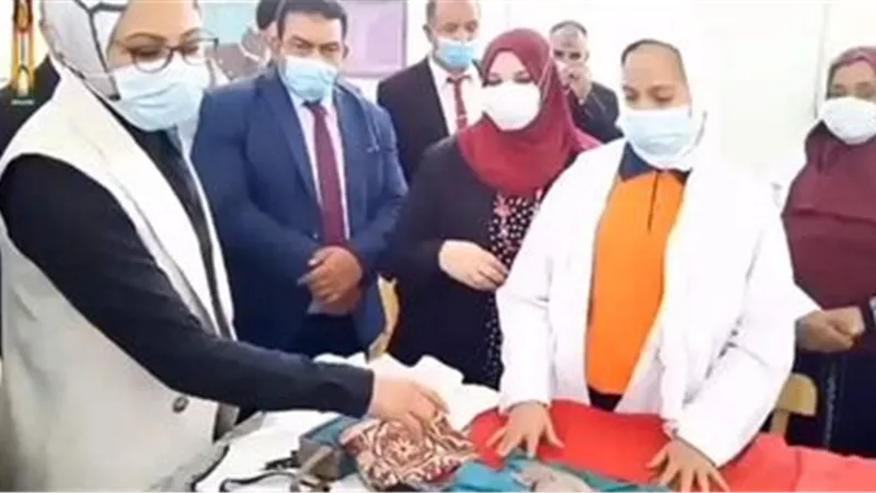 نائب محافظ الوادي الجديد تكافئ موط الفنية بنات ب١٠ آلاف جنيه تشجيعية