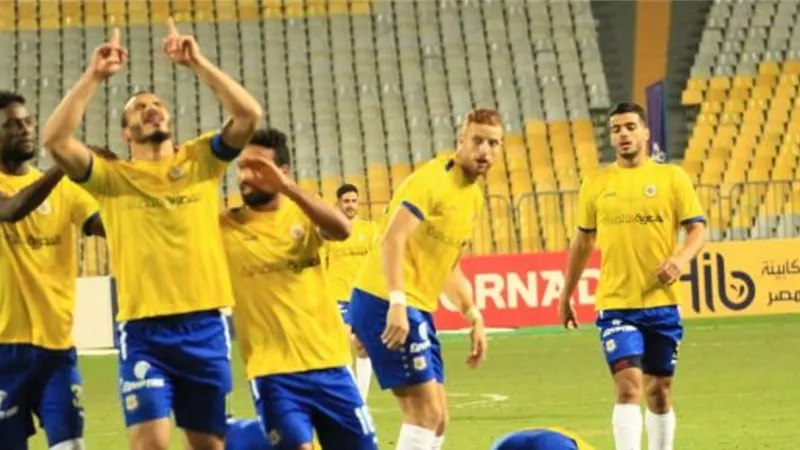 طبيب الإسماعيلي يكشف سبب نقل نجم الفريق للمستشفى