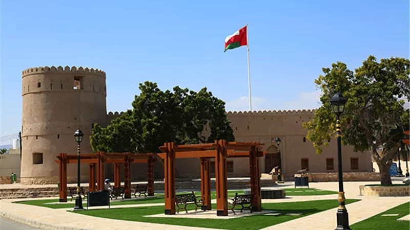 ارتفاع إجمالي القروض والتمويل بالبنوك التجارية في سلطنة عمان